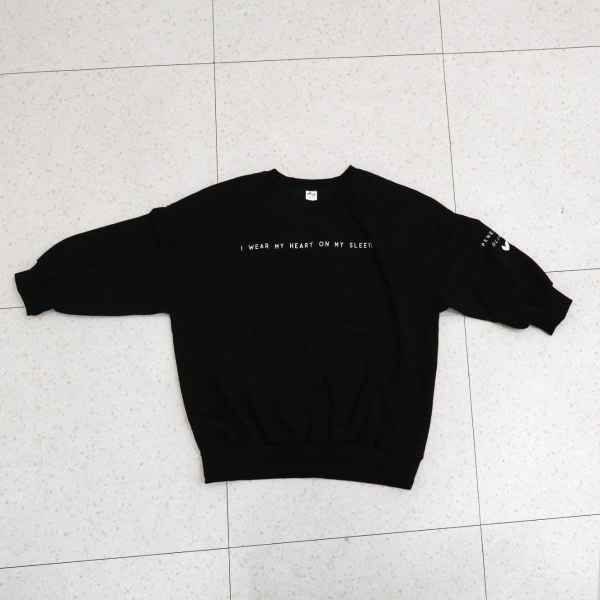 [Two Starsis] Heart Sleeve 3/4 Sleeve Sweatshirt - 이미지 3
