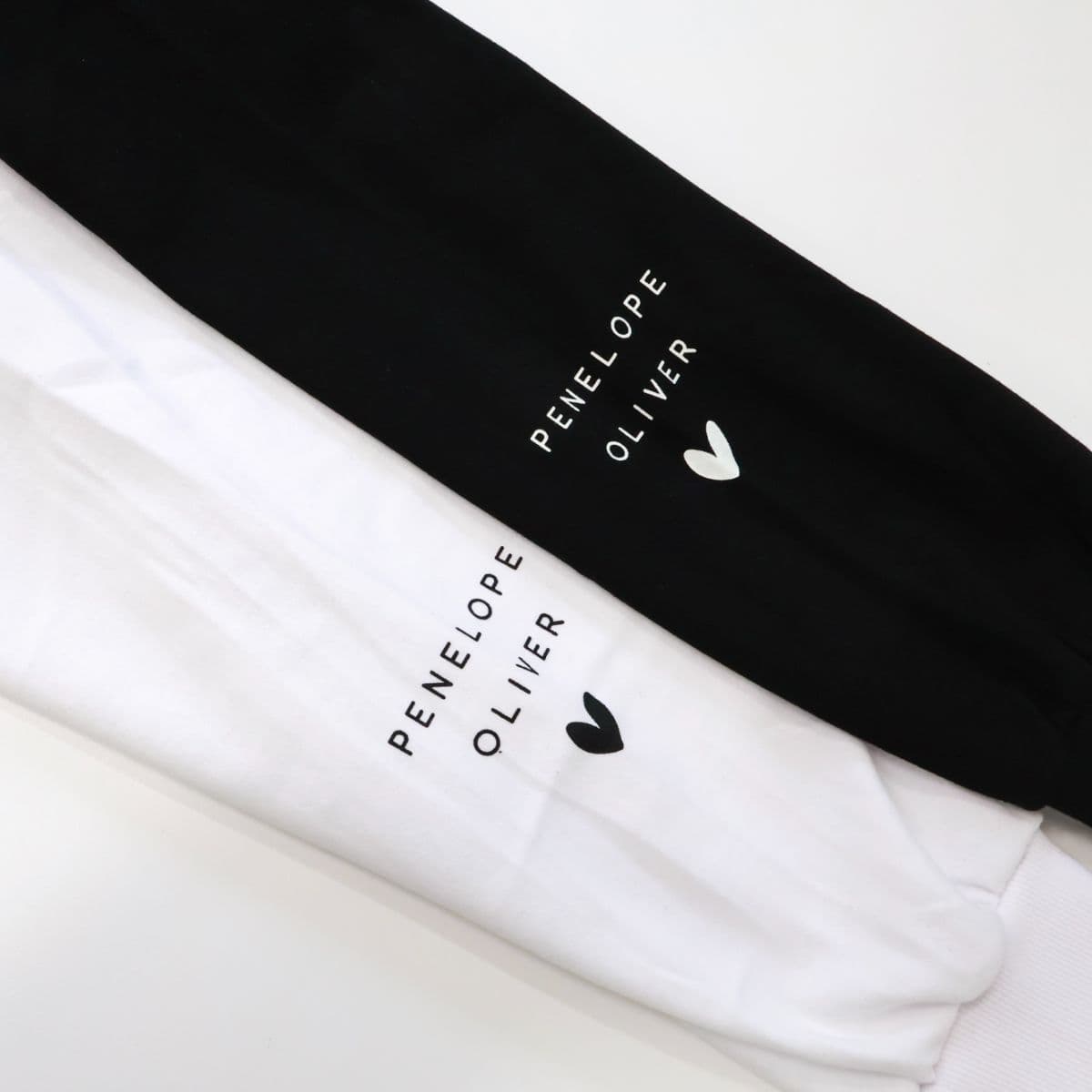 [Two Starsis] Heart Sleeve Long Sleeve Sweatshirt - 이미지 2