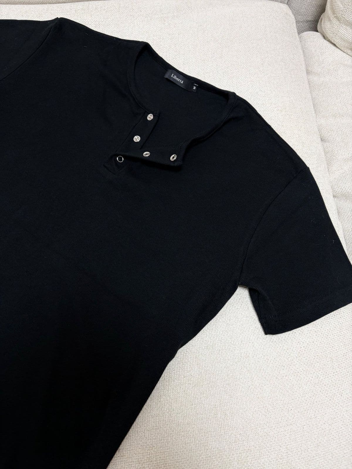 Snap Muscle Fit Henley Neck Short Sleeve T-shirt - 이미지 3
