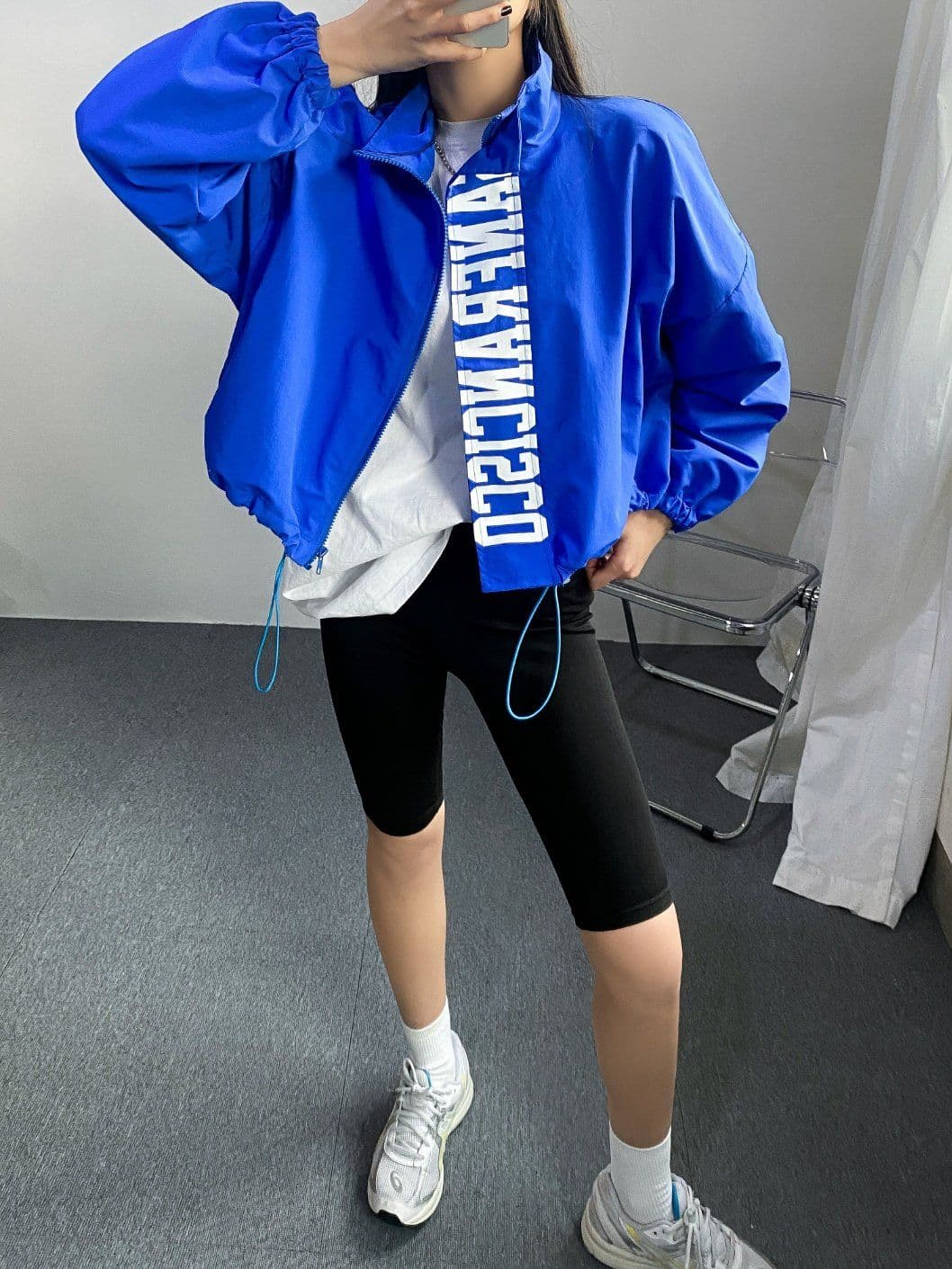 High-neck nylon windbreaker woven crisp zip-up cropped oversized drawstring jumper jacket golf camping rainy season look raincoat - 이미지 1