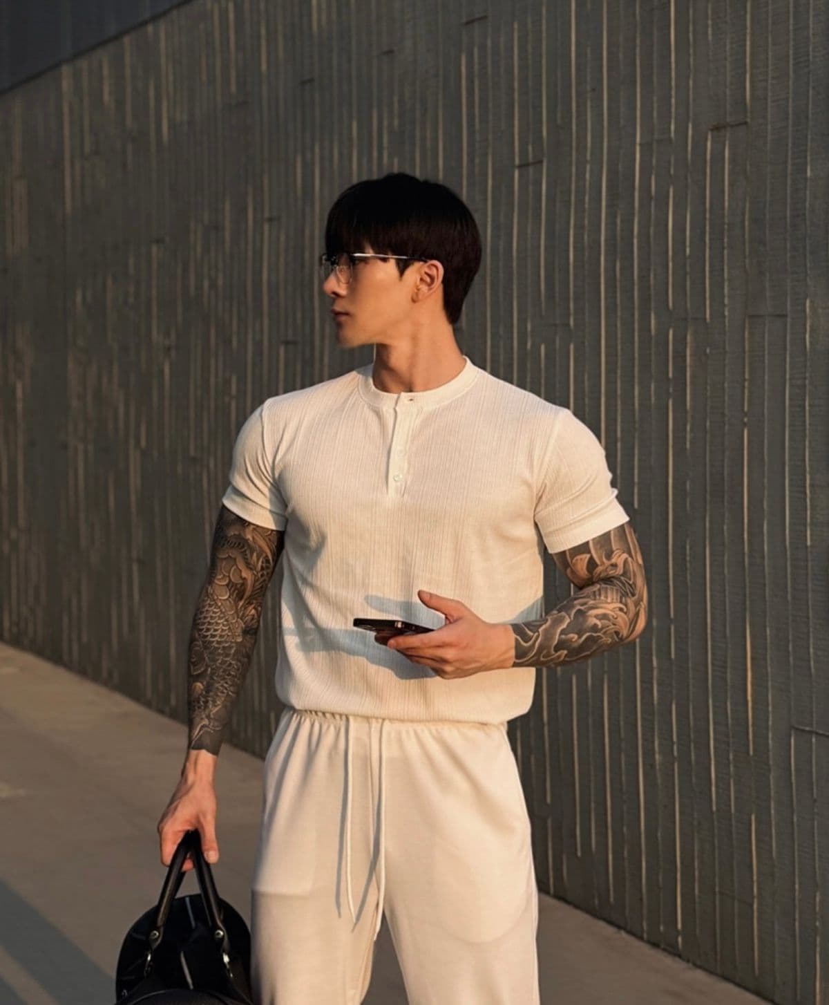 Pure Muscle Fit Henley Neck Short Sleeve T-shirt - 이미지 2