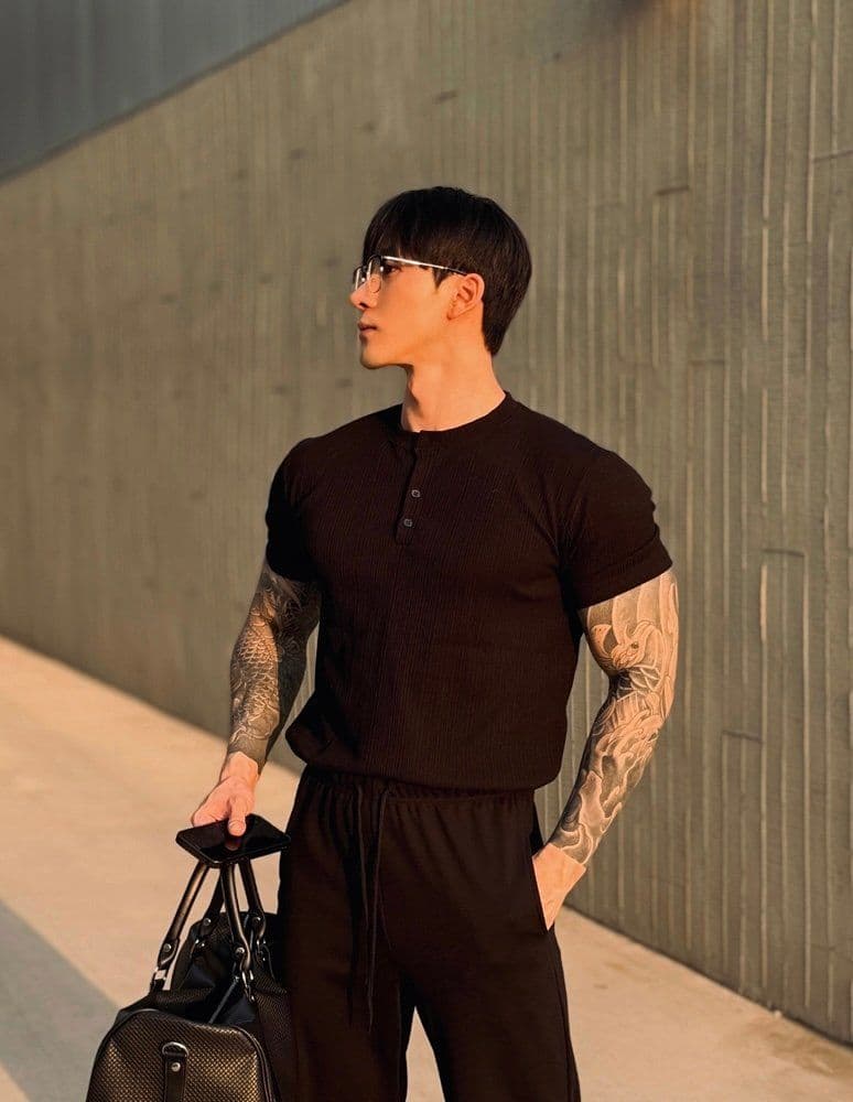 Pure Muscle Fit Henley Neck Short Sleeve T-shirt - 이미지 3