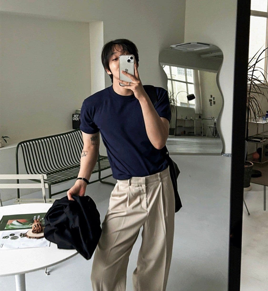 Muscle-fit wool round short-sleeve knit - 이미지 2