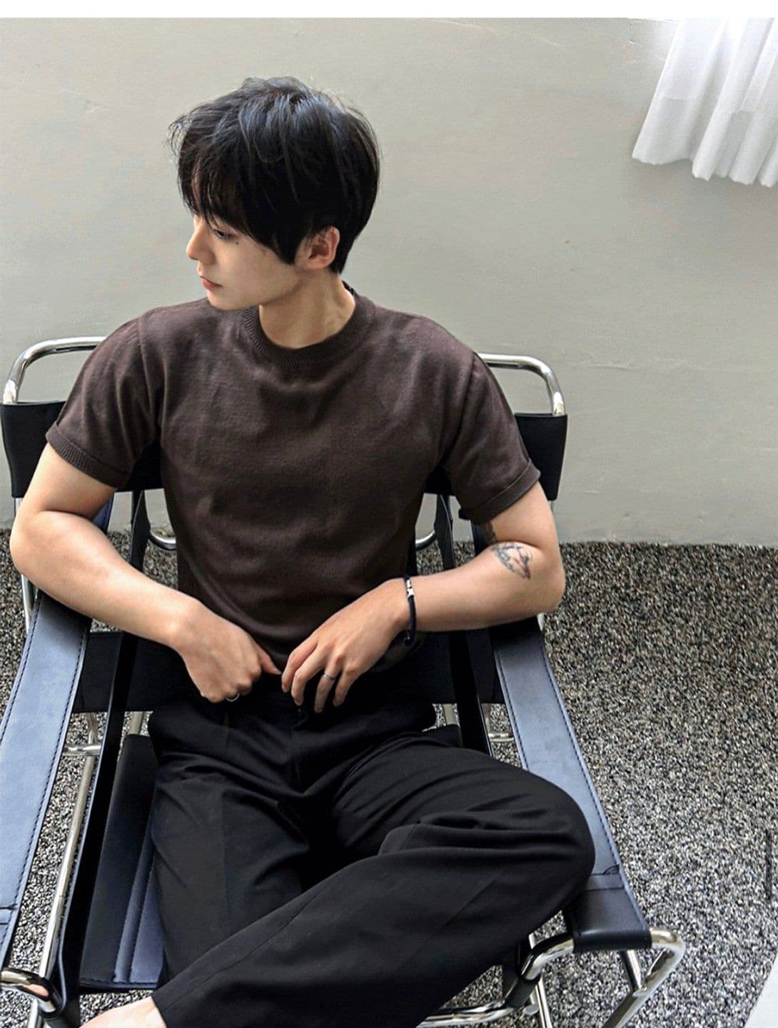 Muscle-fit wool round short-sleeve knit - 이미지 4