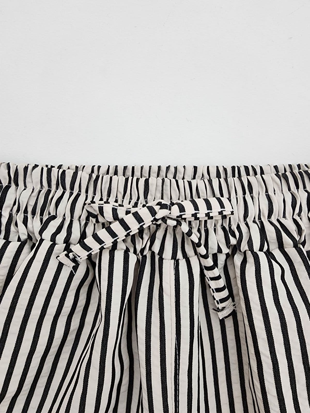 Striped Seersucker Shorts (Seersucker Stripe Elastic Waistband Pocket Wide Fit) - 이미지 6