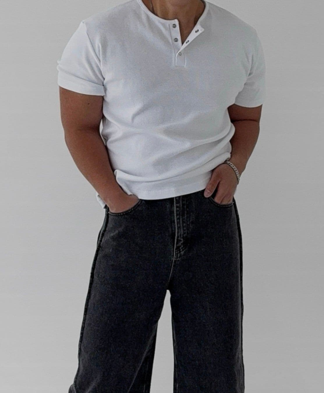 Snap Muscle Fit Henley Neck Short Sleeve T-shirt - 이미지 4