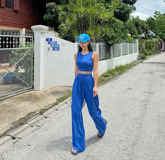 Bra and cup set, sleeveless top, Waterbomb, crop top, elastic waistband, wide-leg pants set, resort look, travel look - 이미지 9