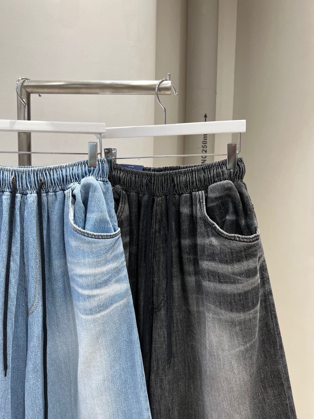 Summer New Arrival_Linen Denim Bermuda Shorts (Unisex Denim Bermuda Elastic Waist Shorts Wide Fit Drawstring Big Pocket) - 이미지 2