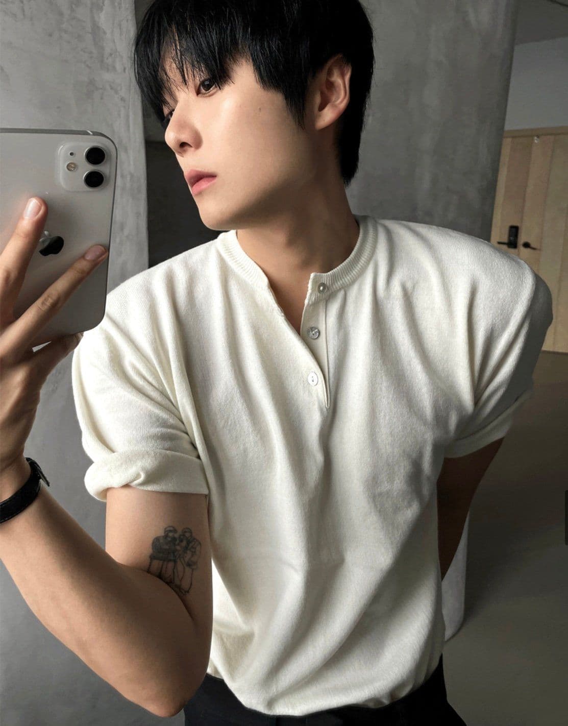 Wool blend Henley neck button short sleeve knit tee - 이미지 3