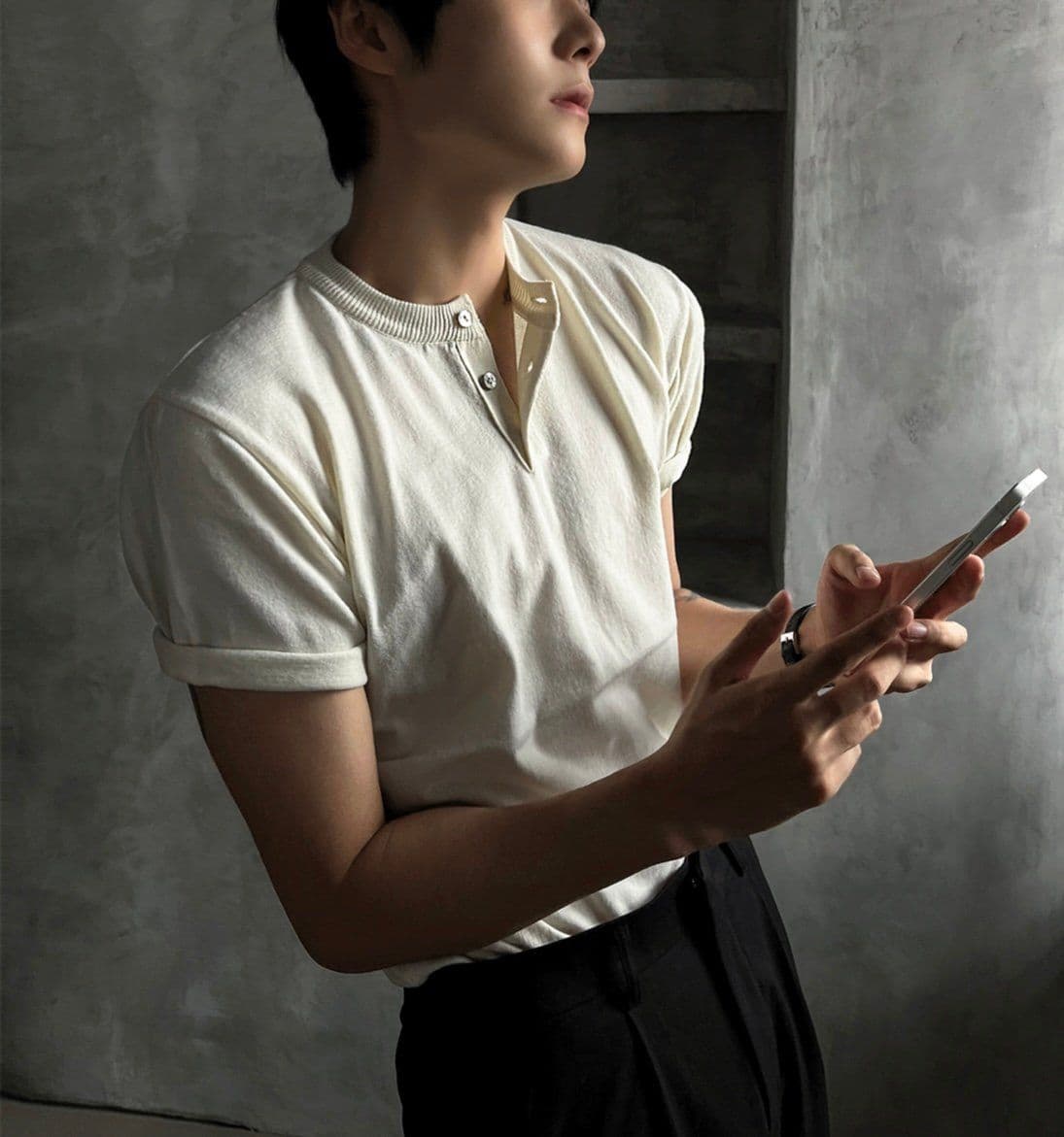 Wool blend Henley neck button short sleeve knit tee - 이미지 4