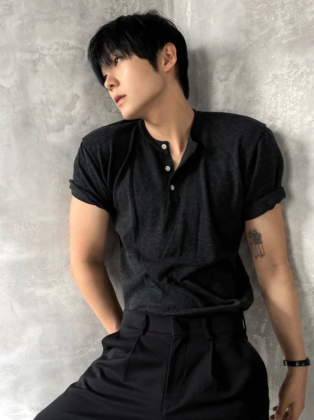 Wool blend Henley neck button short sleeve knit tee - 이미지 5