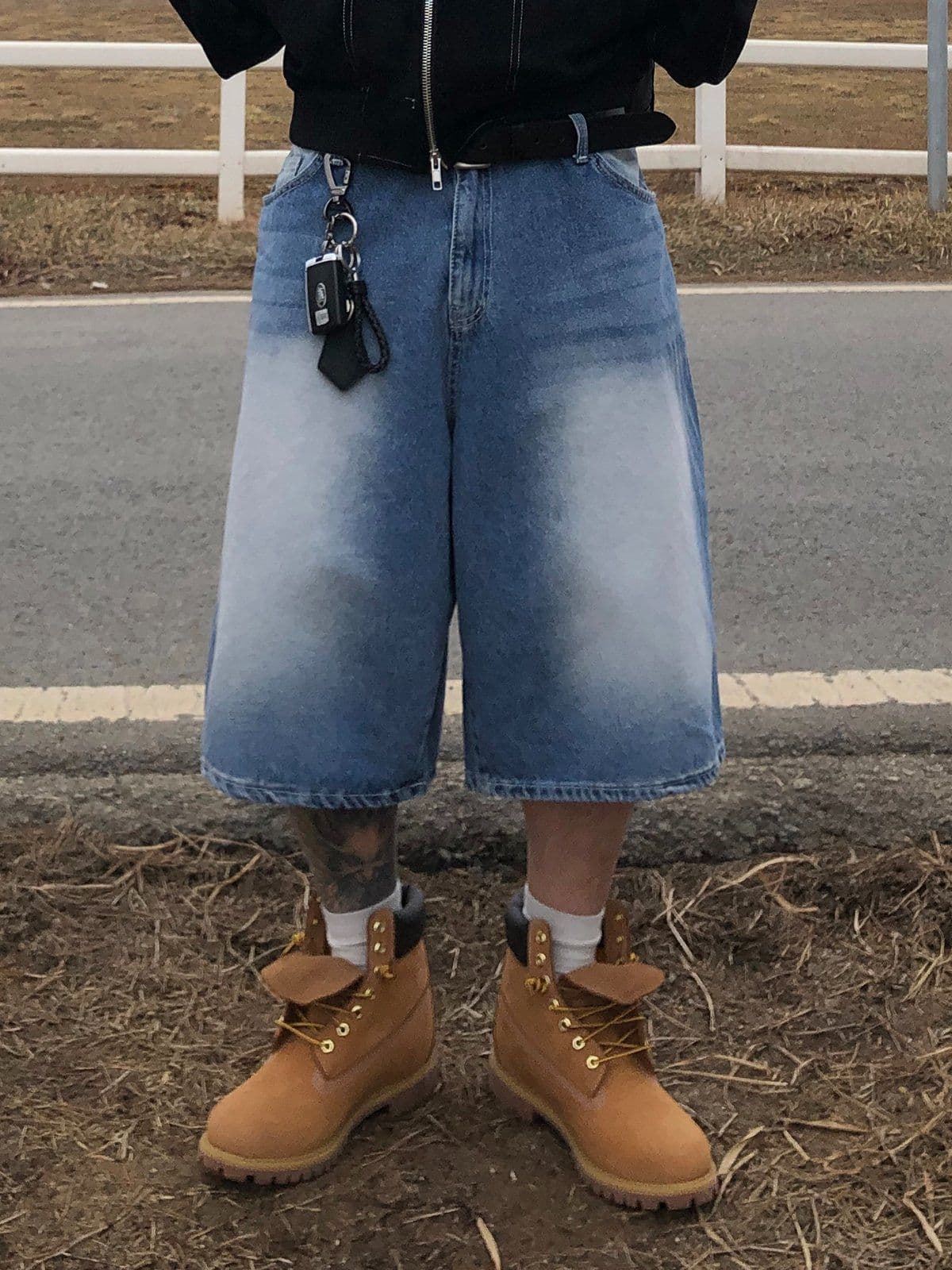 778 Sand Over Pack Denim Shorts - 이미지 1
