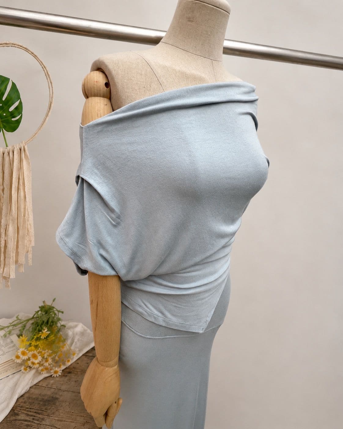 Ella Off T-shirt (Off-shoulder shirred short-sleeve slim fit) - 이미지 5