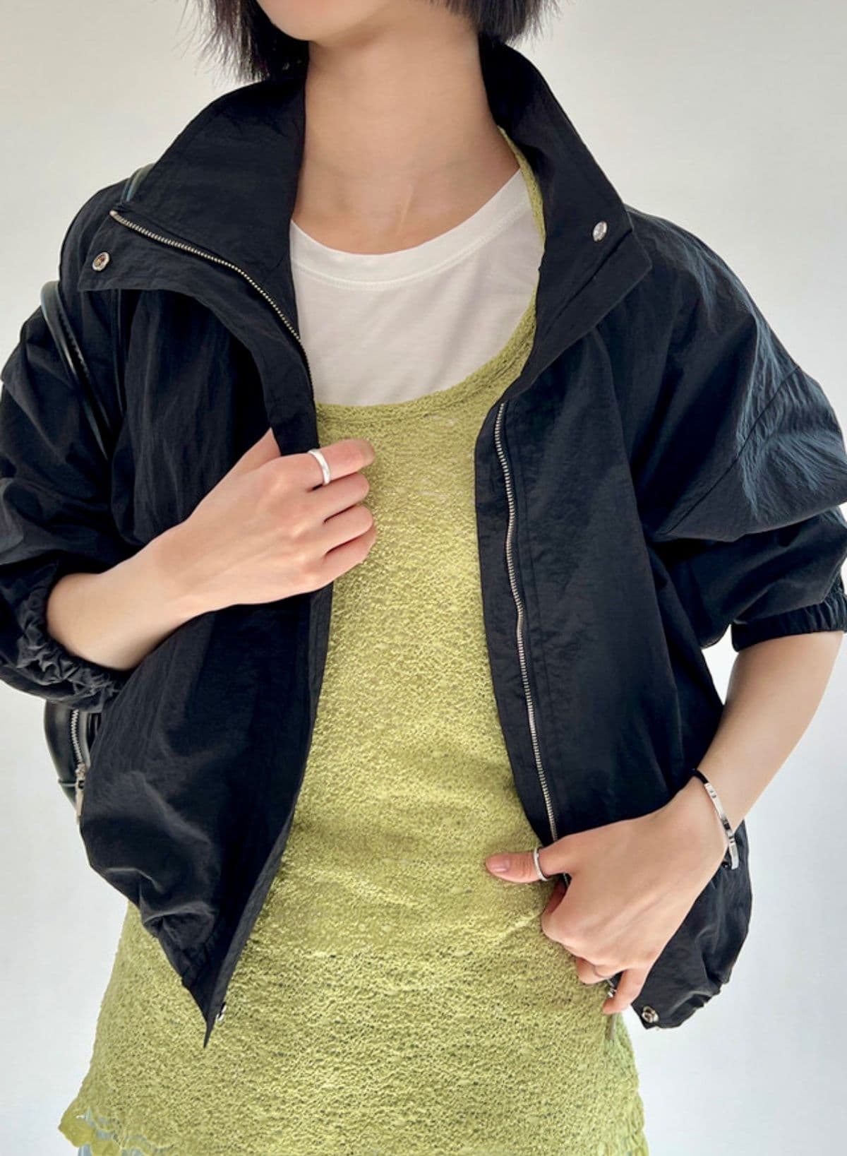 Maran JP (Nylon Crinkly High-Neck String Crop Windbreaker Jumper) - 이미지 9