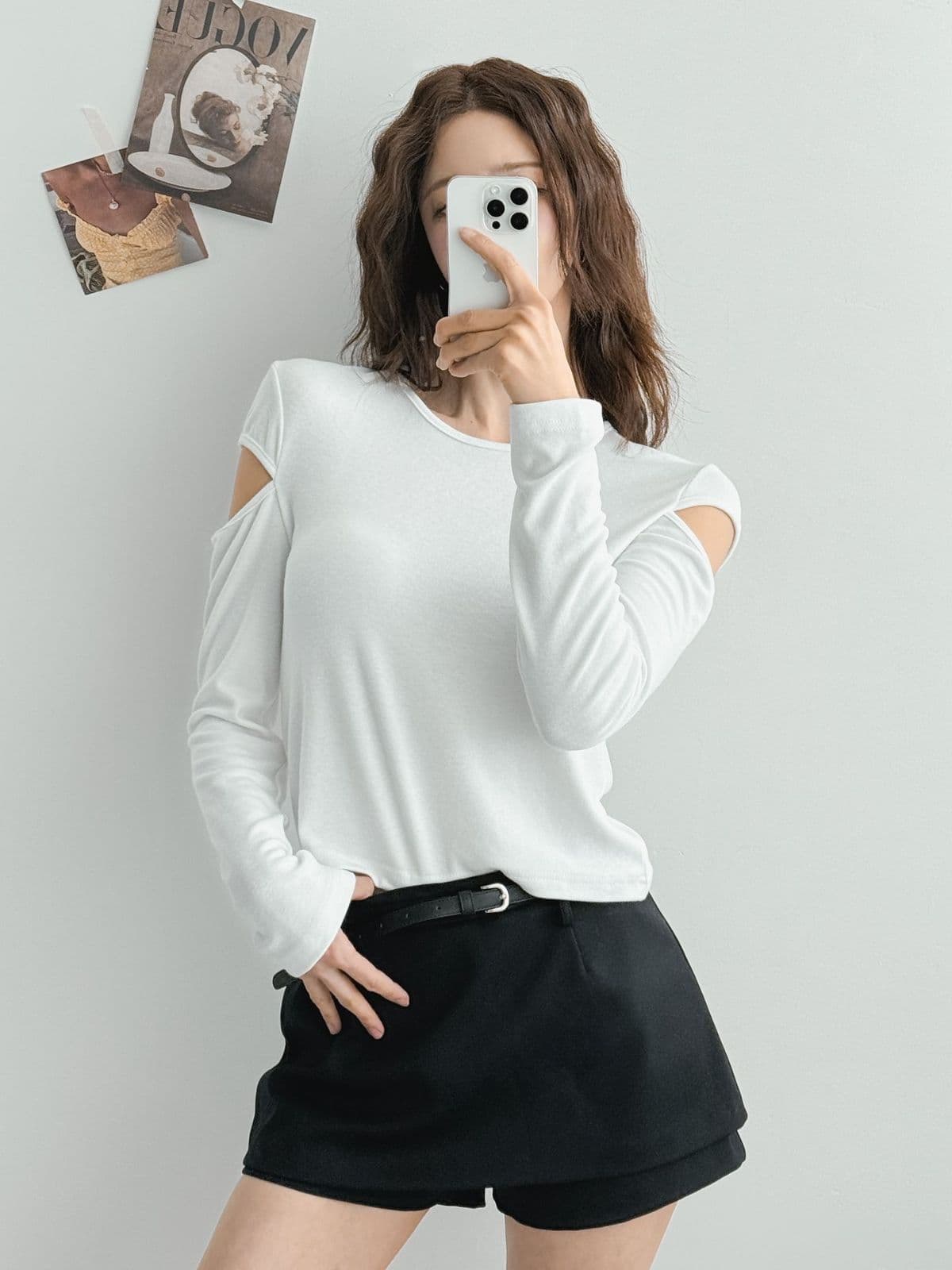 Rocket Slit T-shirt (Shoulder Cutout Slim Fit Semi-Crop Long Sleeve T-shirt Spandex) - 이미지 1