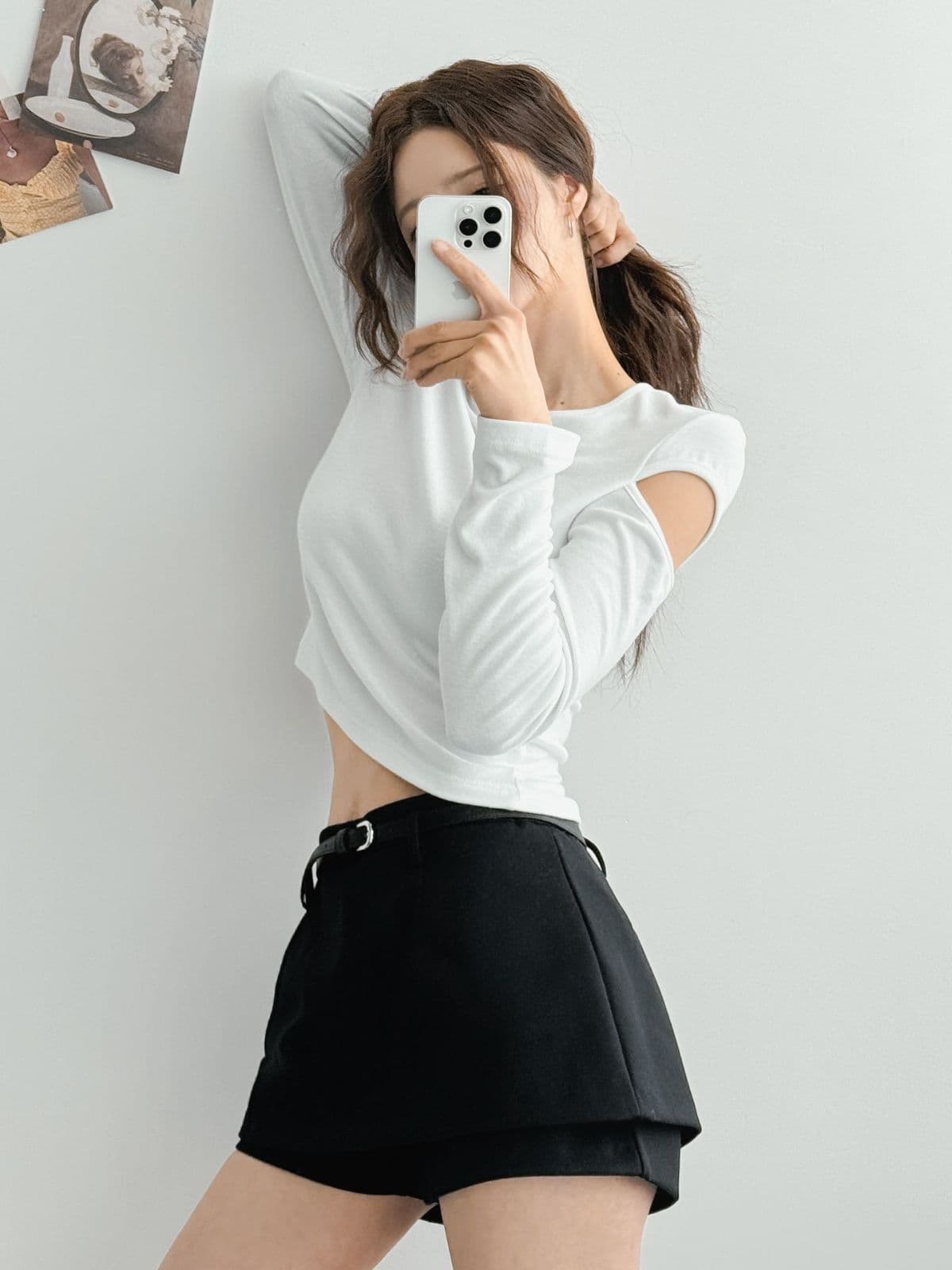 Rocket Slit T-shirt (Shoulder Cutout Slim Fit Semi-Crop Long Sleeve T-shirt Spandex) - 이미지 3
