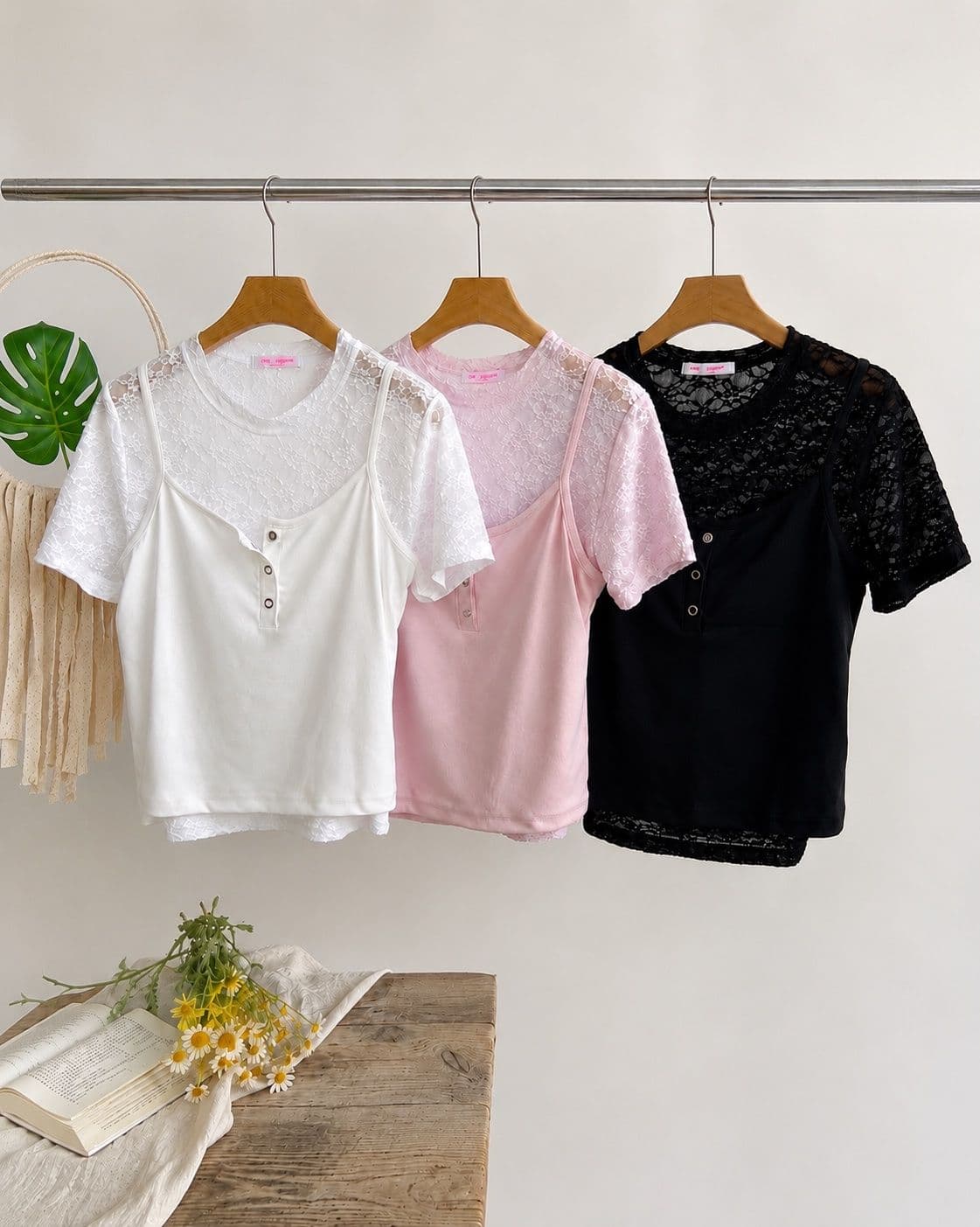 Lucia Set (Flower Lace Short Sleeve T-shirt Button Bustier Sleeveless Set) - 이미지 1