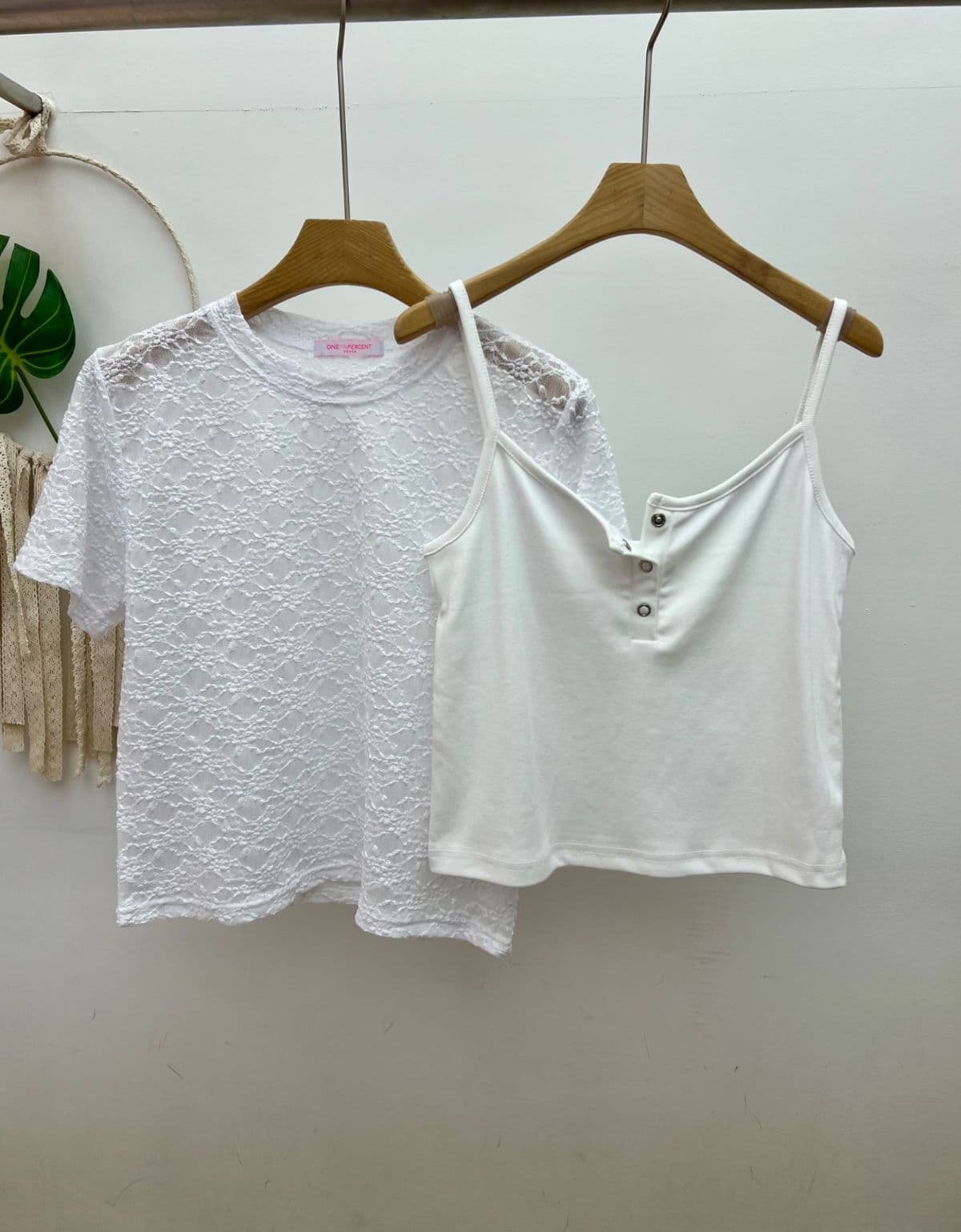 Lucia Set (Flower Lace Short Sleeve T-shirt Button Bustier Sleeveless Set) - 이미지 4