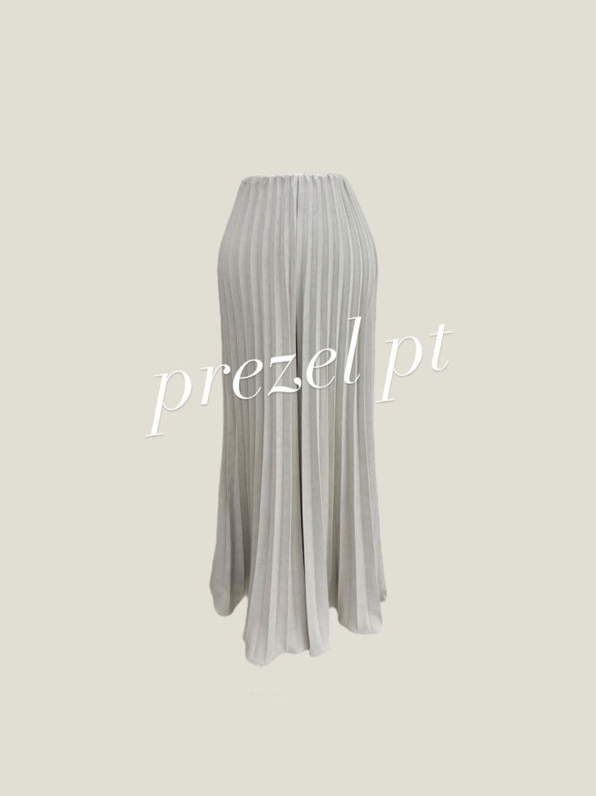Pretzel Pants (Pleated Wide Pants with Flowy Inner Elastic Waist) - 이미지 10