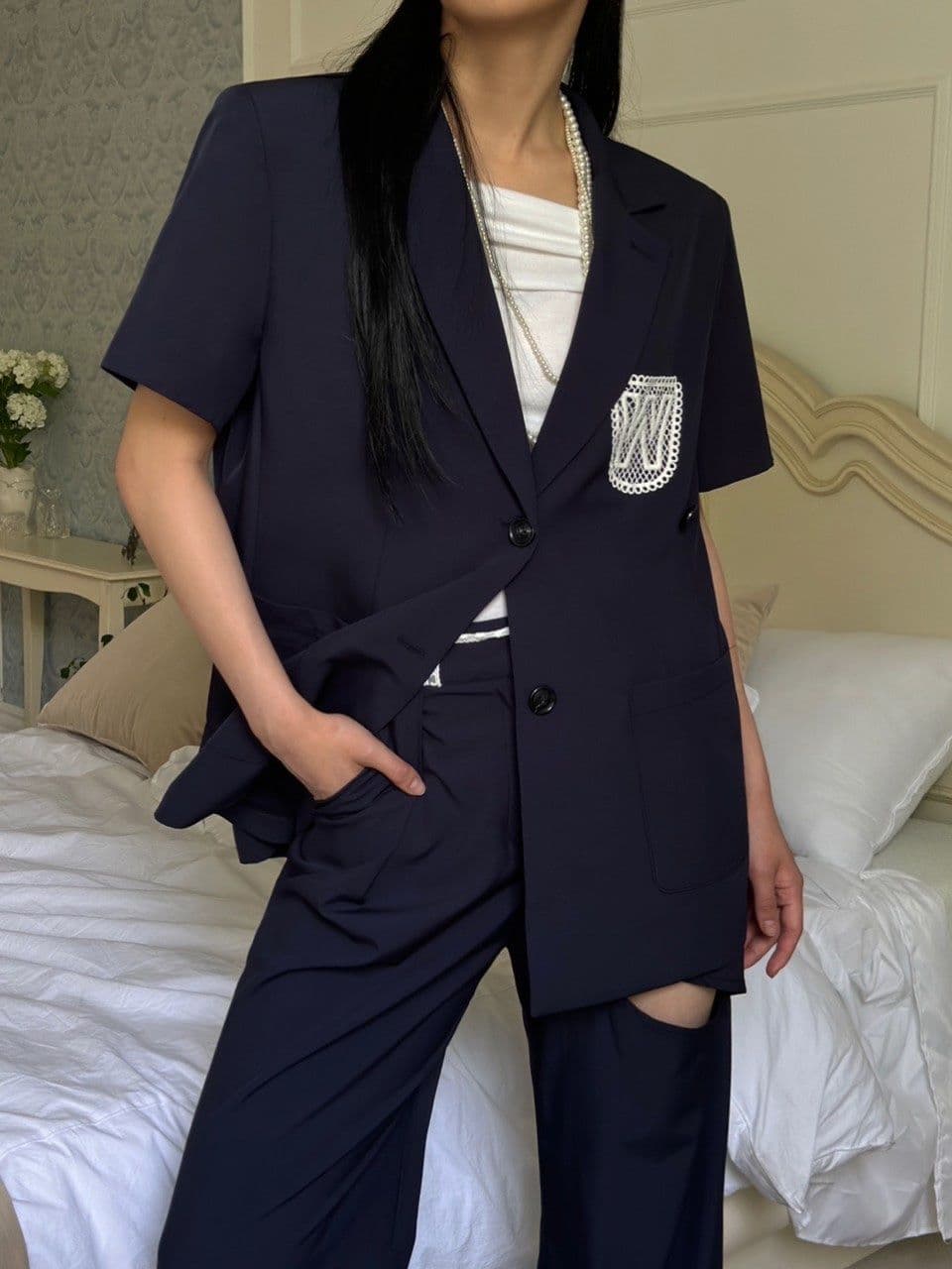 Week JK (Cooling flowy material short-sleeve tailored single jacket with asymmetrical side buttons) - 이미지 1