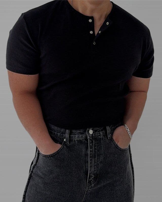 Snap Muscle Fit Henley Neck Short Sleeve T-shirt - 이미지 2