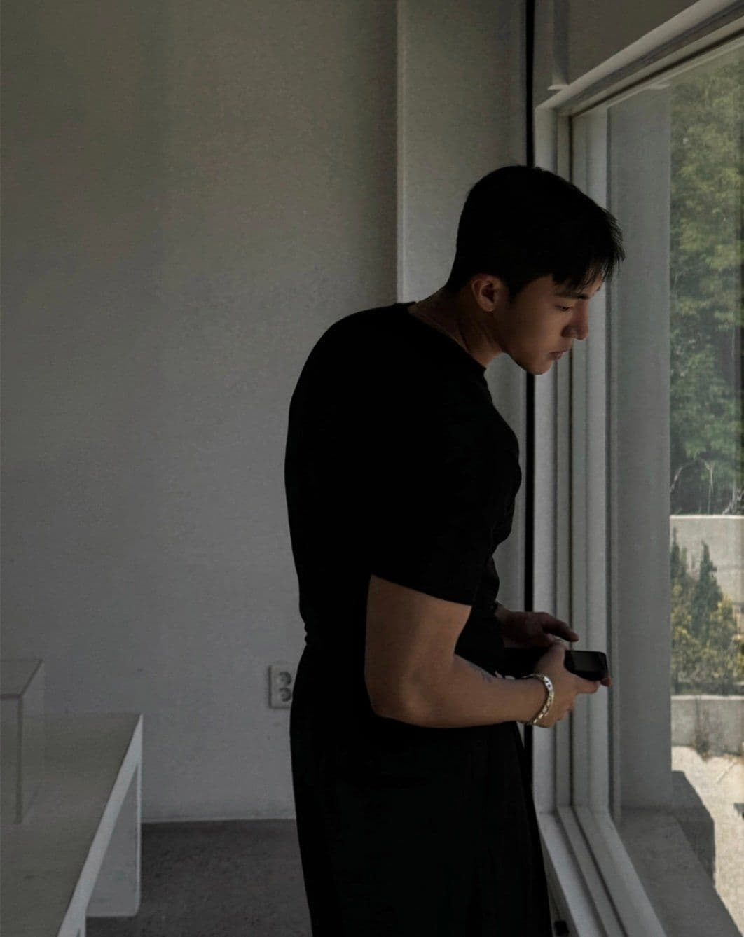 Wool blend vertical rib slim fit short-sleeved knit top - 이미지 2