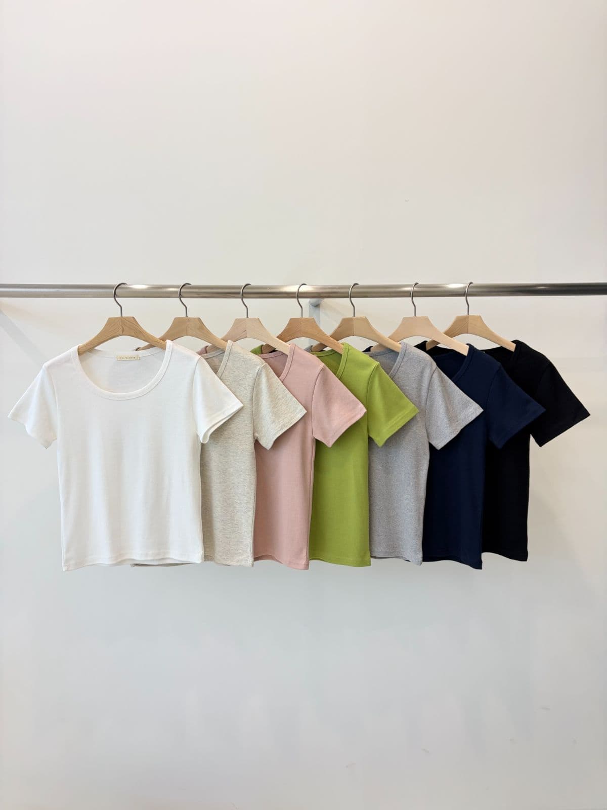 Scroop neck short sleeve T-shirt - 이미지 4