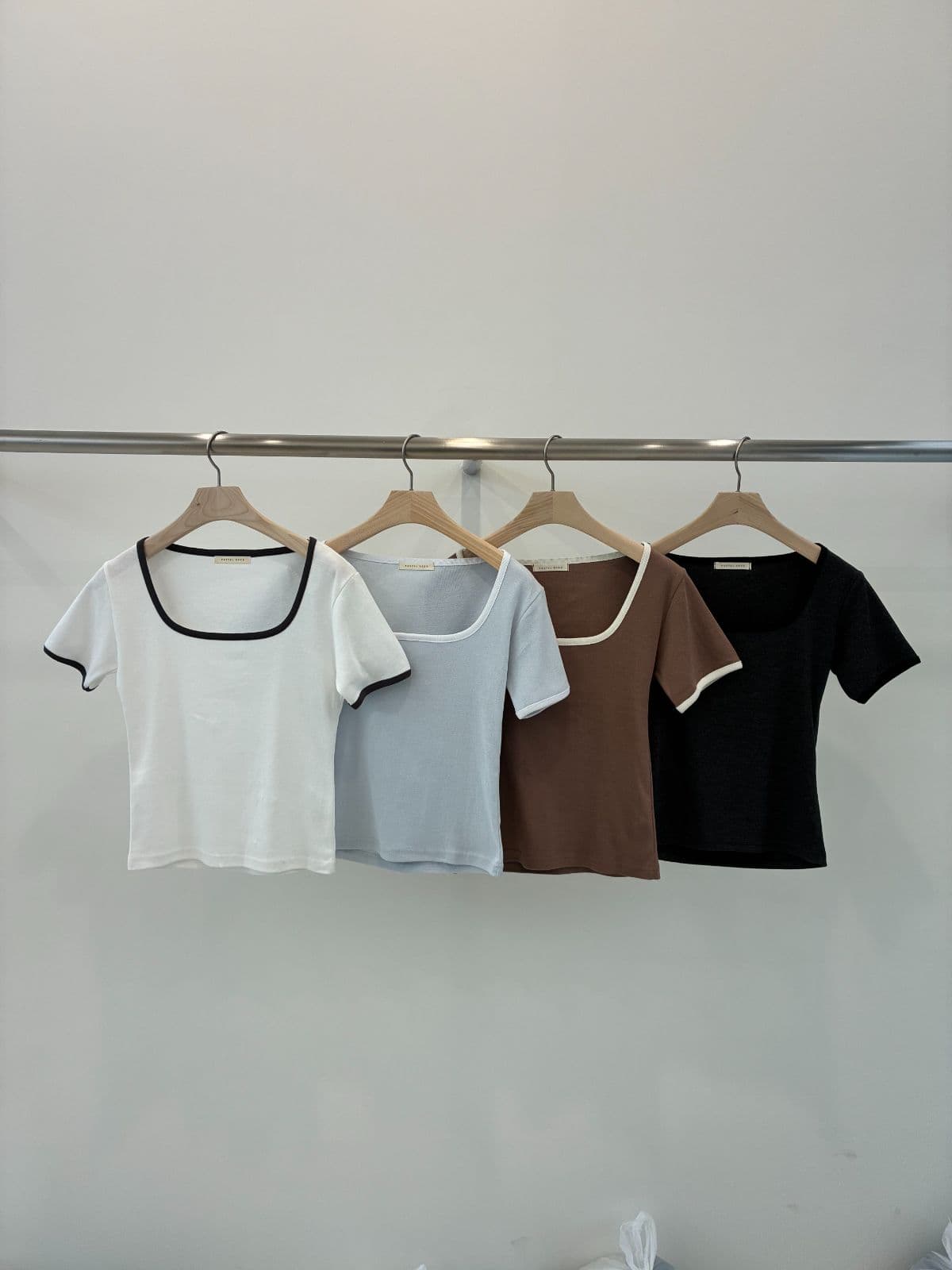 Contrast Square Short Sleeve T-shirt - 이미지 2
