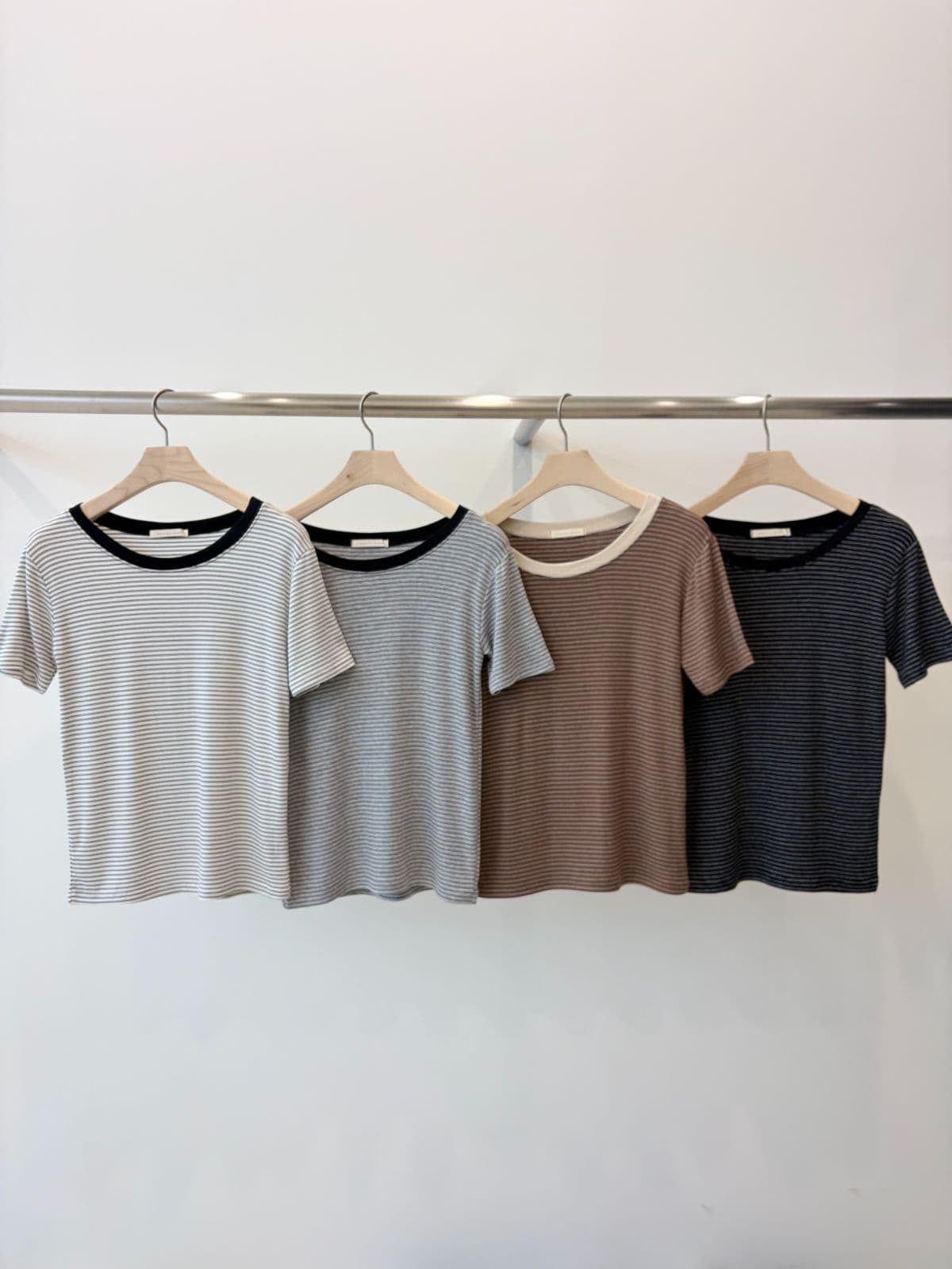 Vivid Silk Short Sleeve T-shirt - 이미지 2