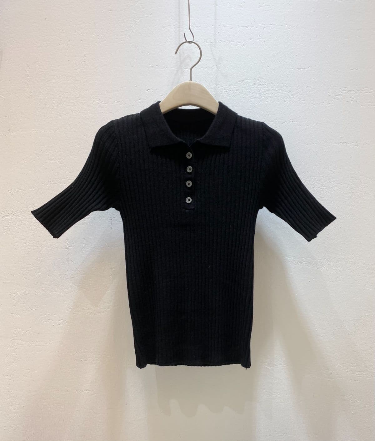 Betty Button Collar T-shirt - 이미지 1