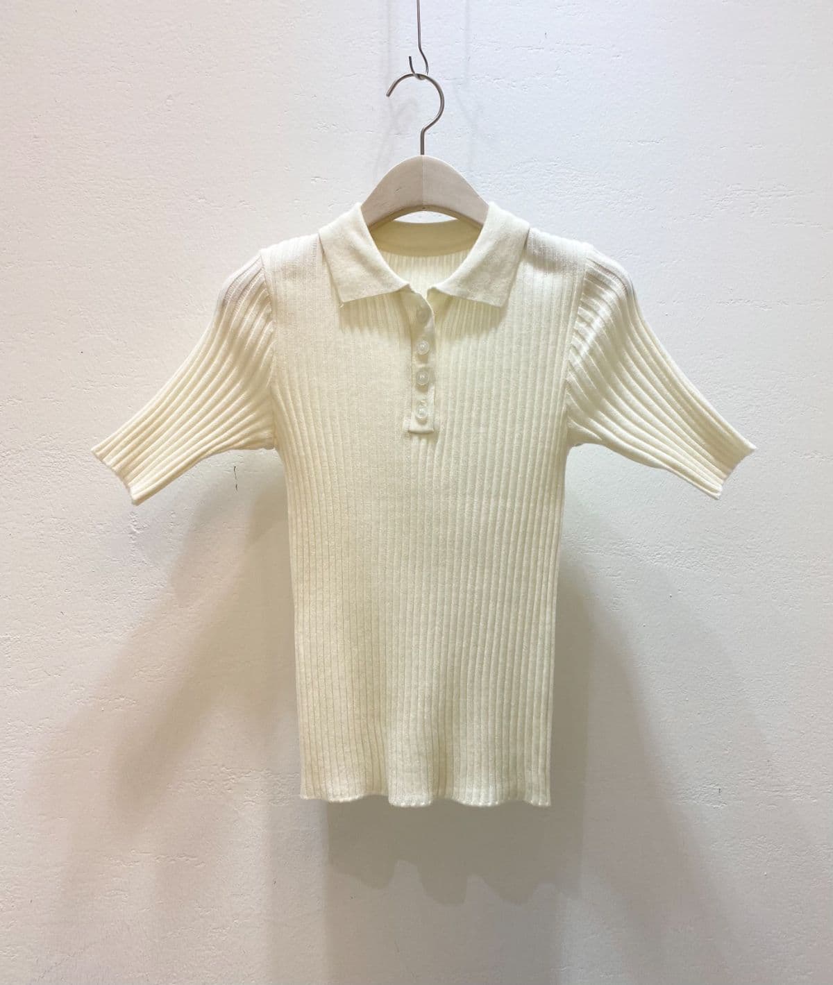 Betty Button Collar T-shirt - 이미지 4