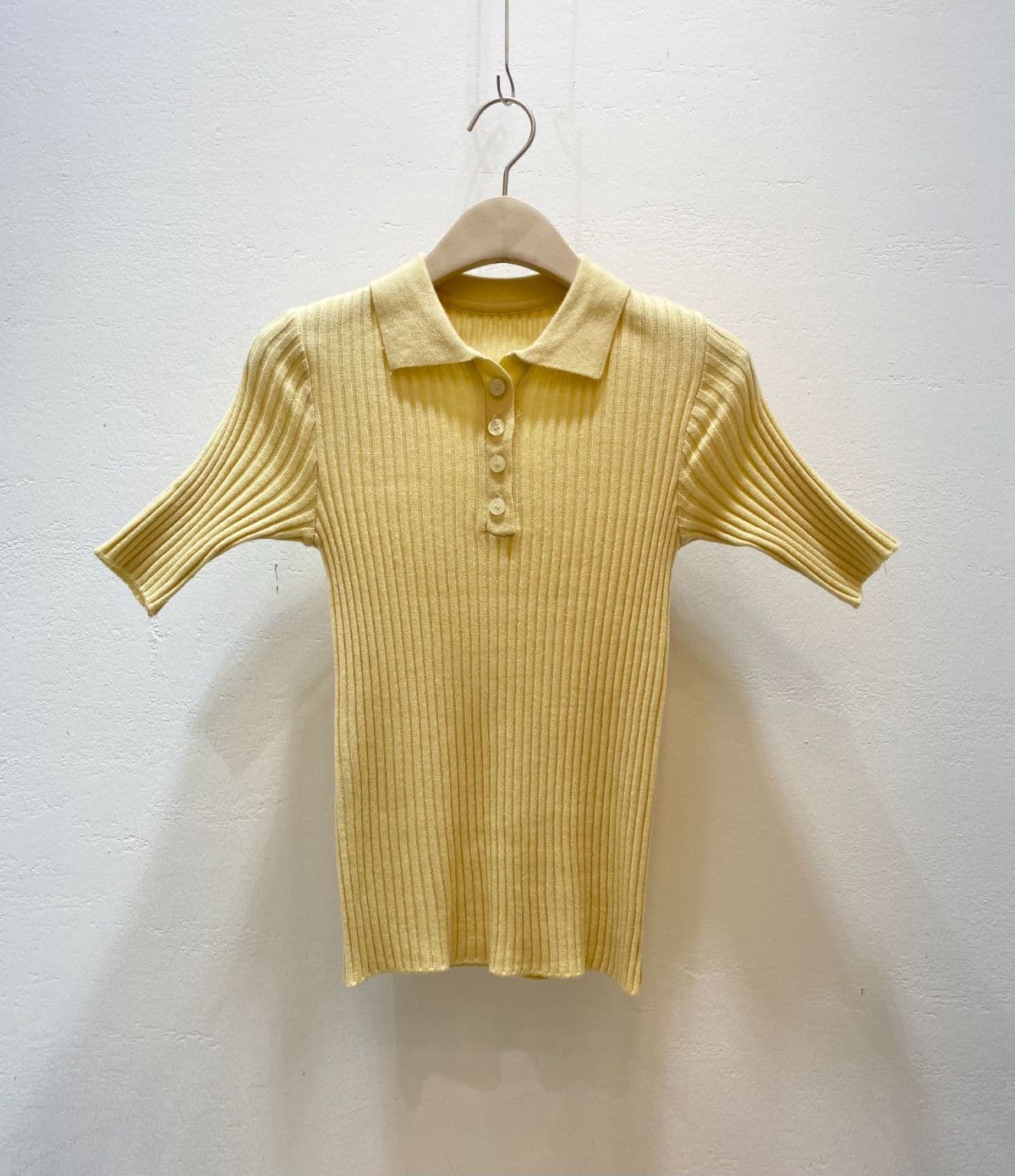 Betty Button Collar T-shirt - 이미지 7