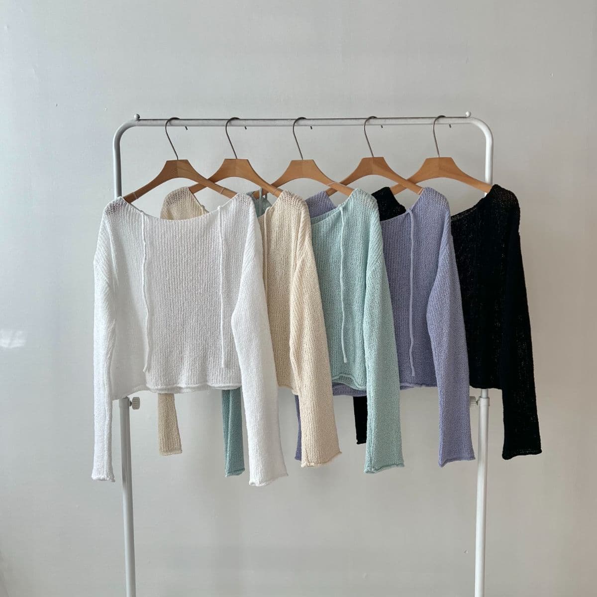 Cream shoulder strap knit - 이미지 1