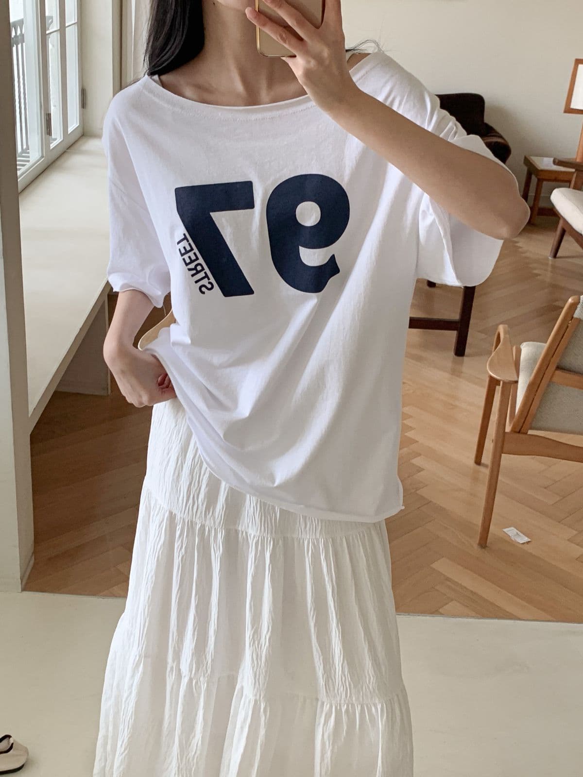 Street Off-Shoulder Boxy Short Sleeve T-Shirt - 이미지 1