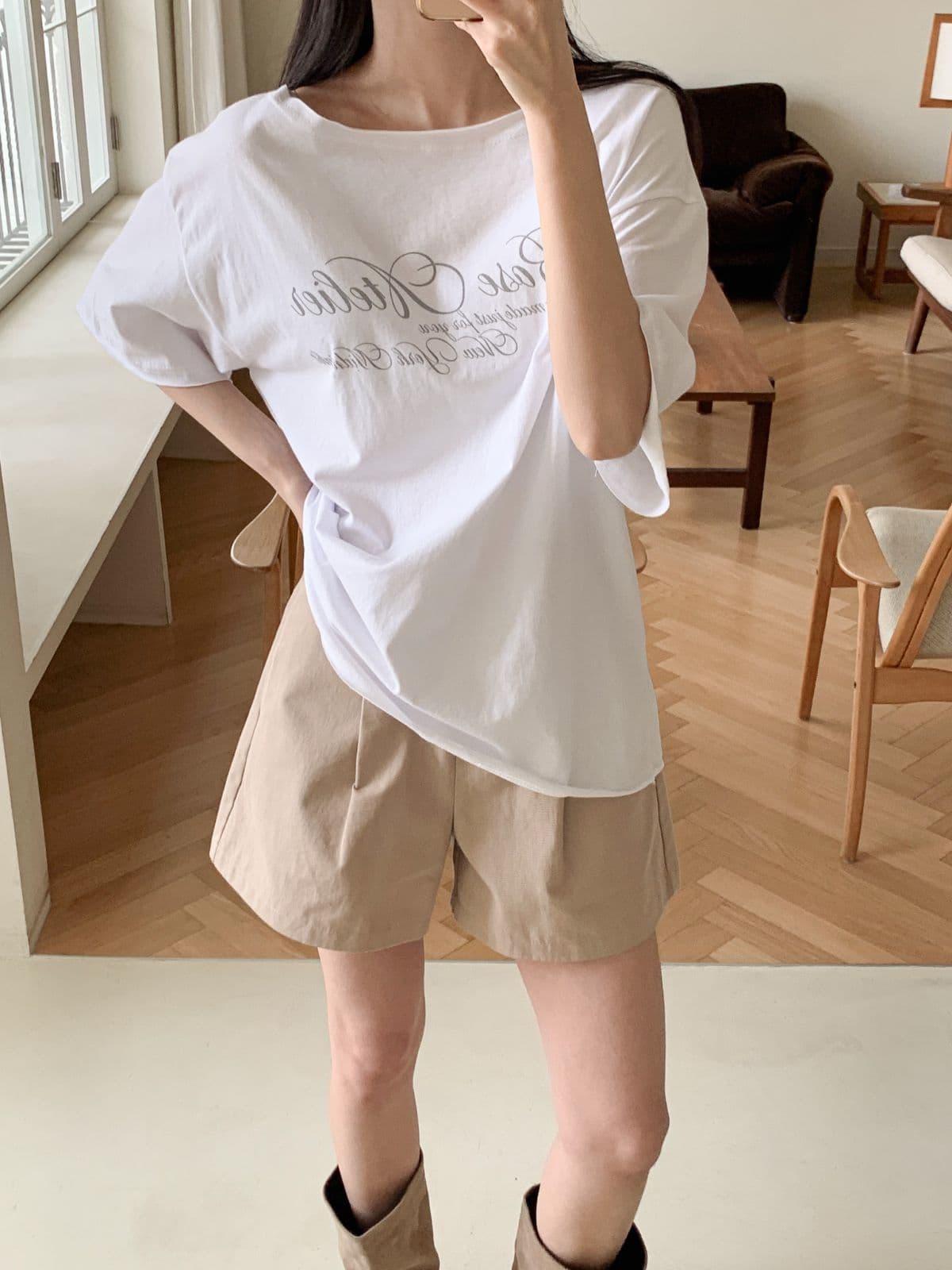 Rose Off-Shoulder Short Sleeve T-shirt - 이미지 1