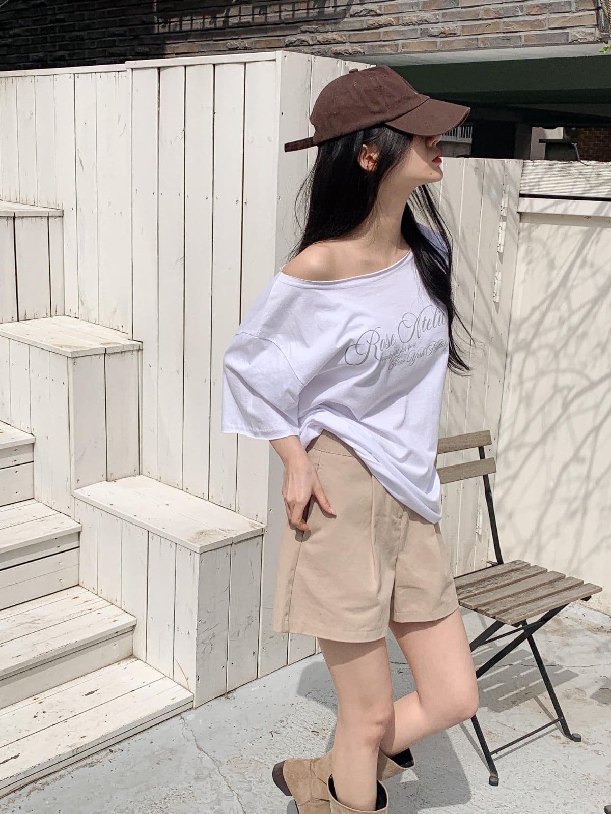 Rose Off-Shoulder Short Sleeve T-shirt - 이미지 6