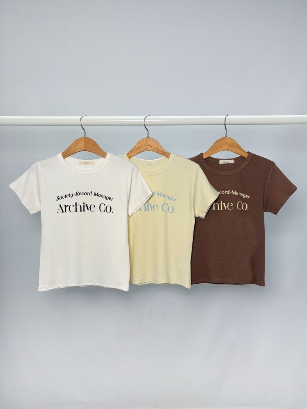 Akari Ribbed Slim Short Sleeve T-shirt - 이미지 4