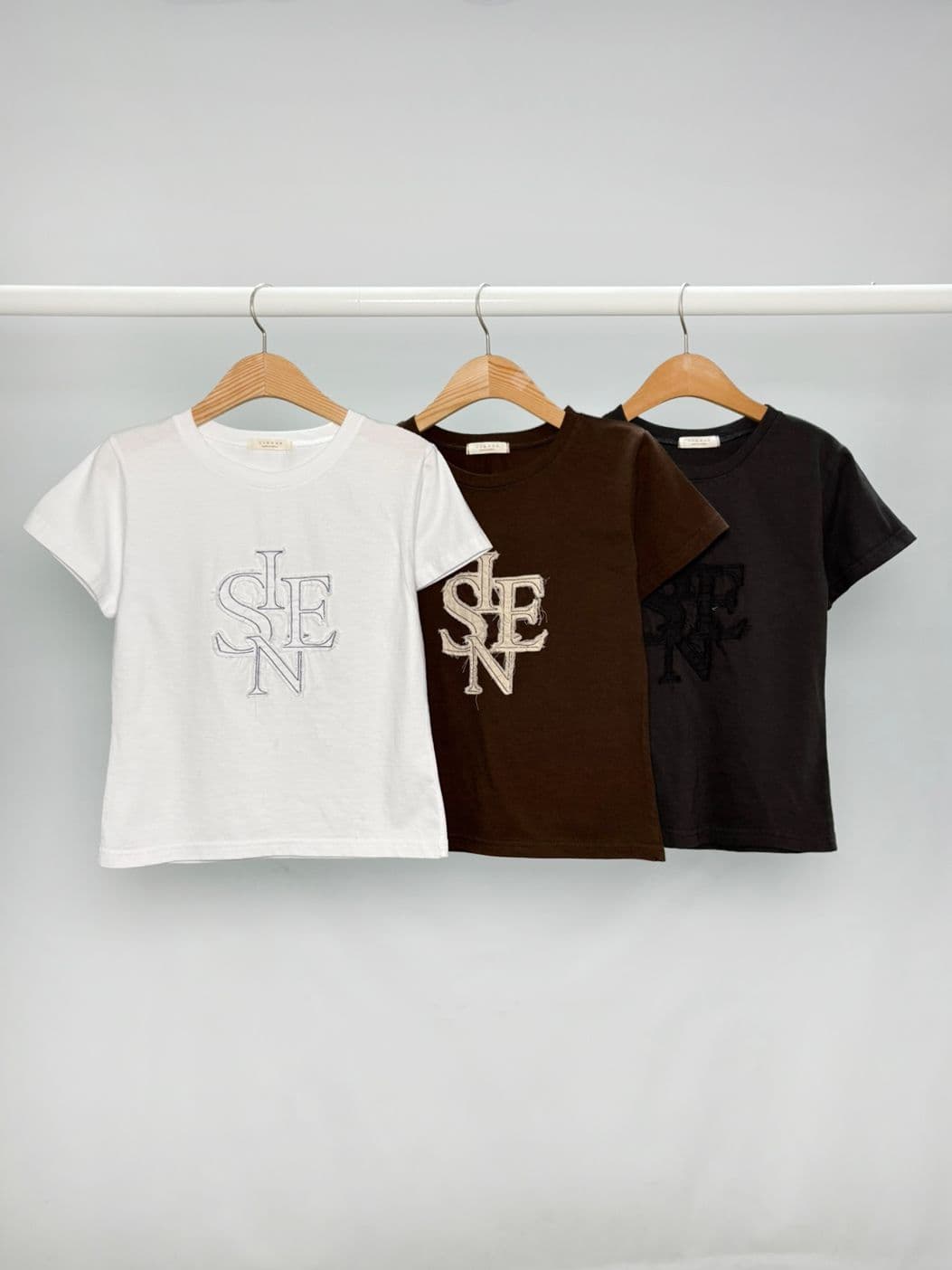 Patch Slim Short Sleeve T-shirt - 이미지 4