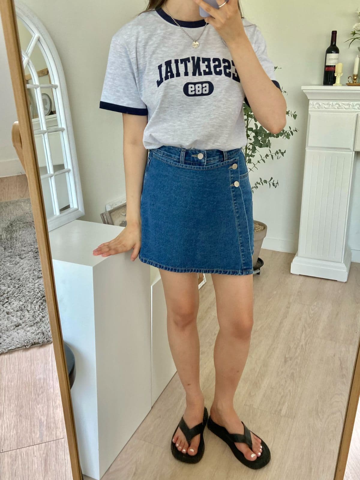 Essential Color Block Short Sleeve T-shirt - 이미지 1