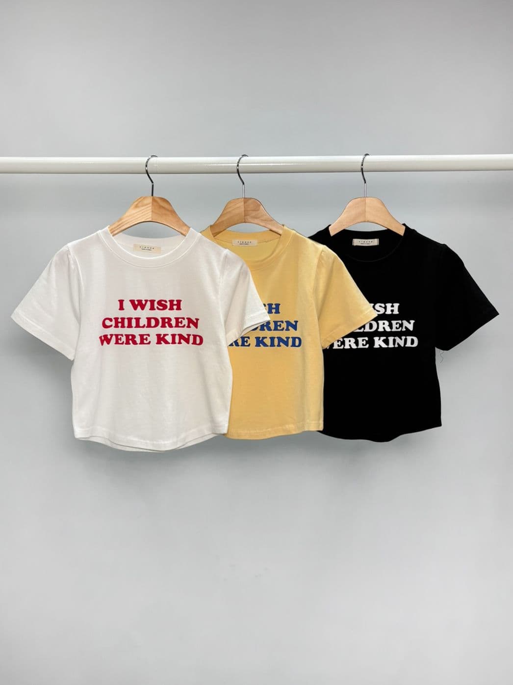 Kind Tight-fitting Short Sleeve T-shirt - 이미지 1