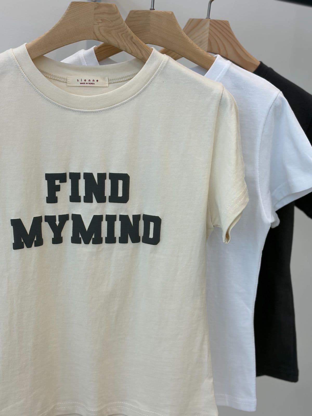 Find Slim Short Sleeve T-shirt - 이미지 2
