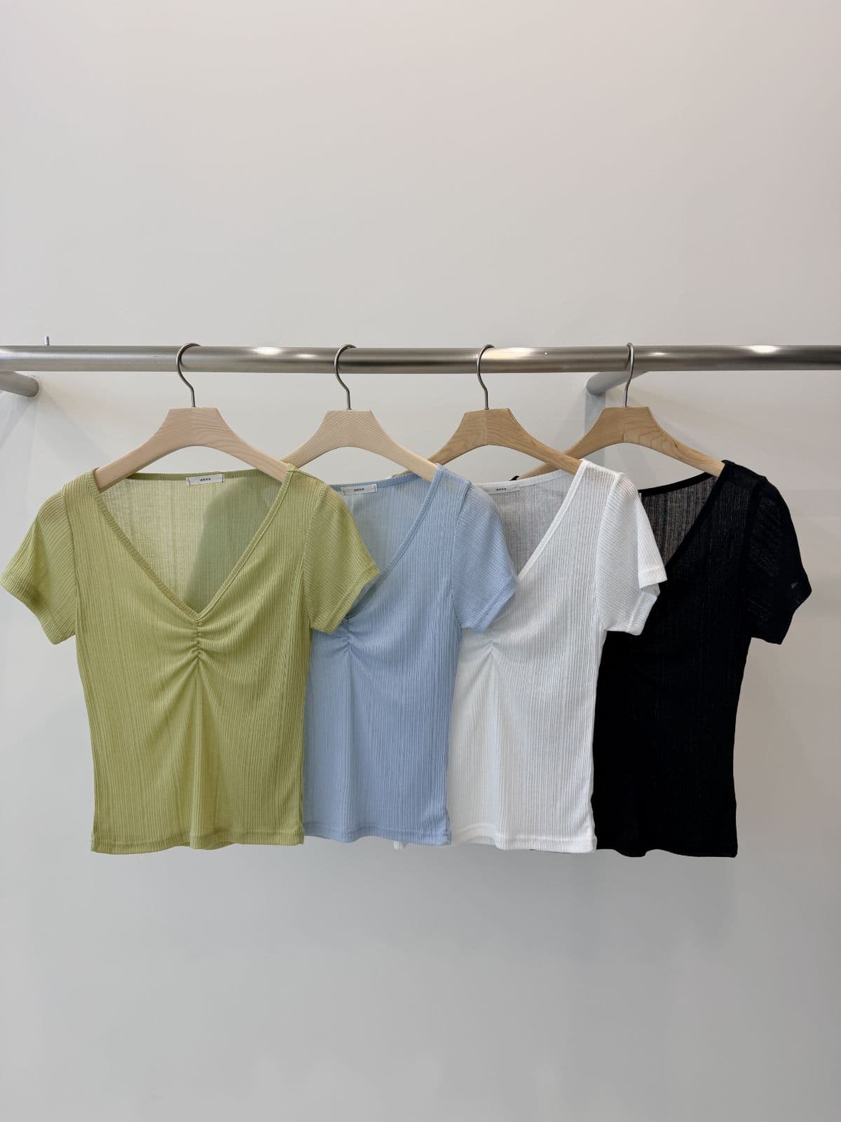 Excitement Shirred Short Sleeve T-shirt - 이미지 2