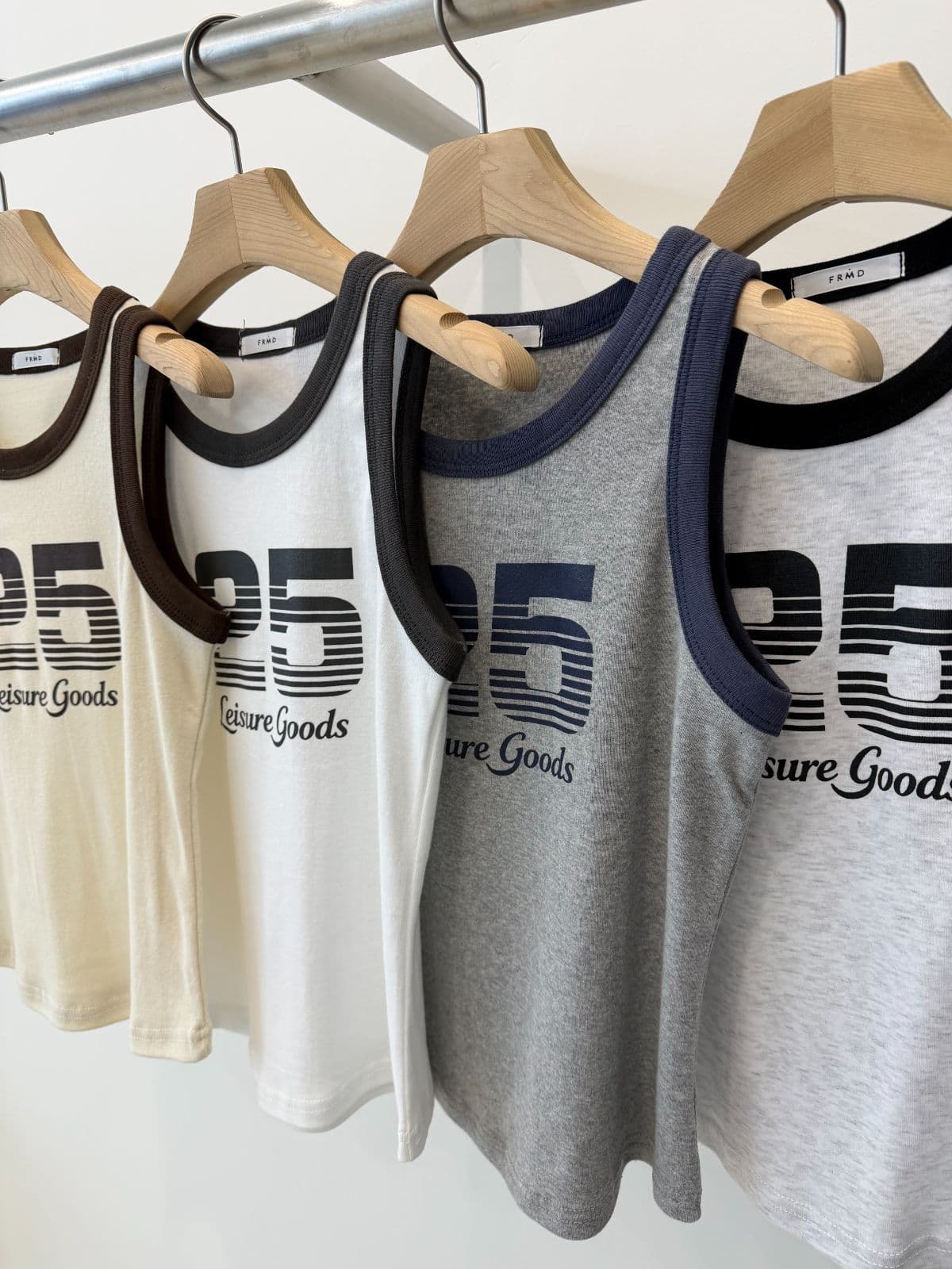Leisure color-block sleeveless top - 이미지 1