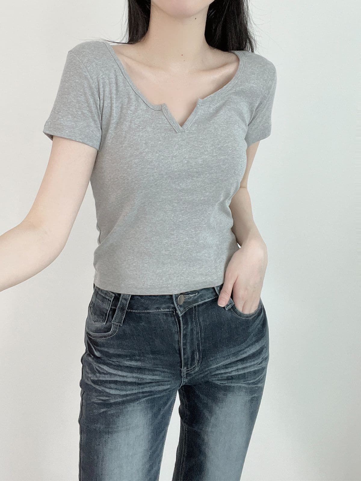 Y-slit short sleeve T-shirt - 이미지 4