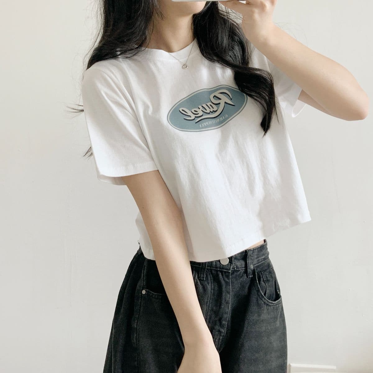 Label Crop Short Sleeve T-shirt - 이미지 3