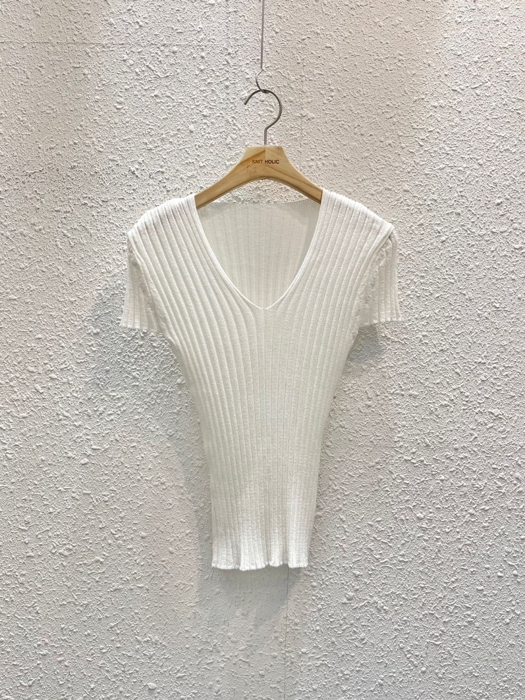 Pichu V-neck - 이미지 1