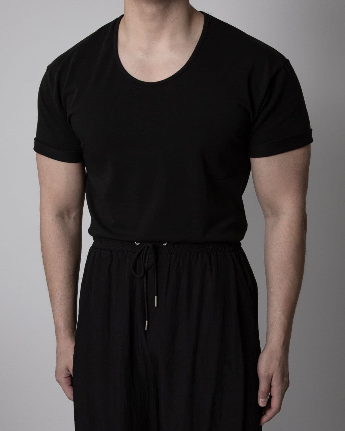 Cotton Spandex Slim Fit U-Neck Short Sleeve T-shirt - 이미지 2