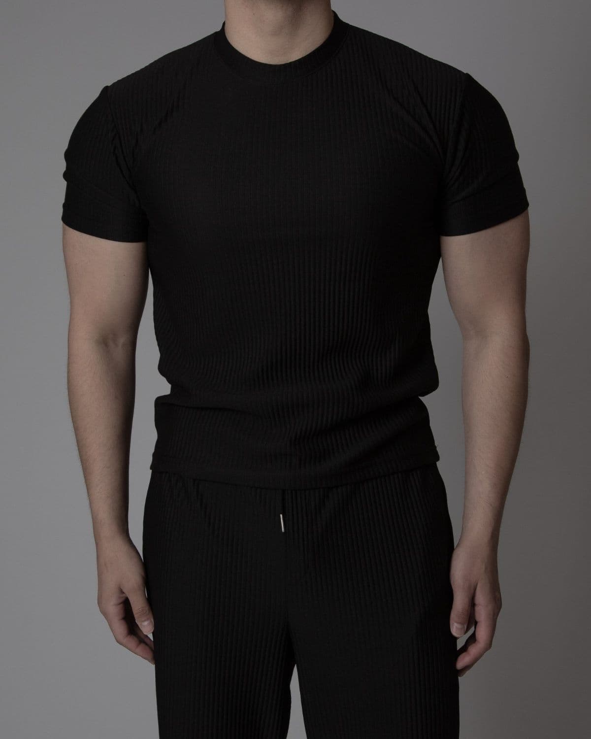 Pleated Muscle Fit Round Short Sleeve T-shirt and Long Pants Set - 이미지 3