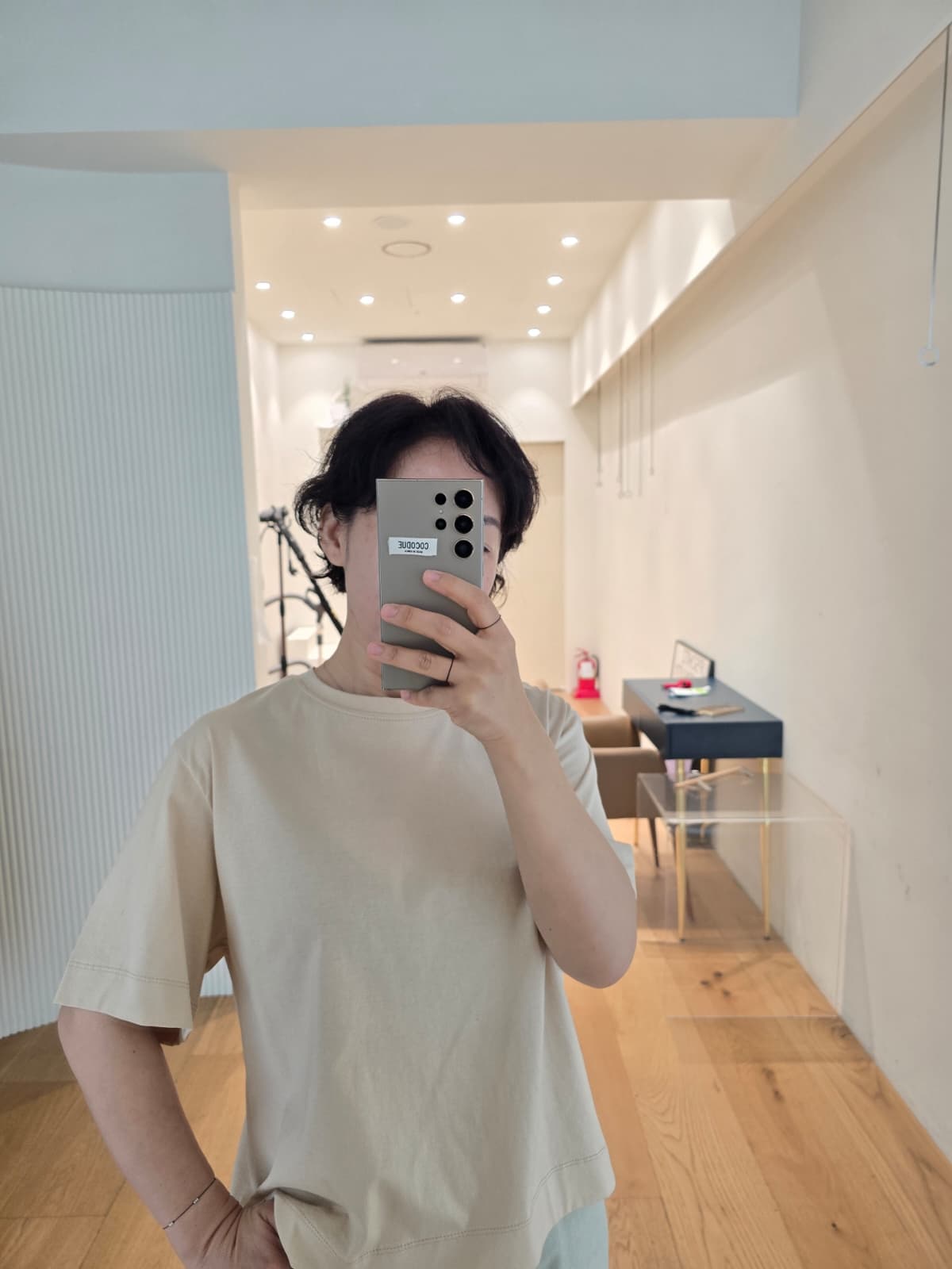 스티치 포인트 루즈핏 반팔 티셔츠 - 이미지 3