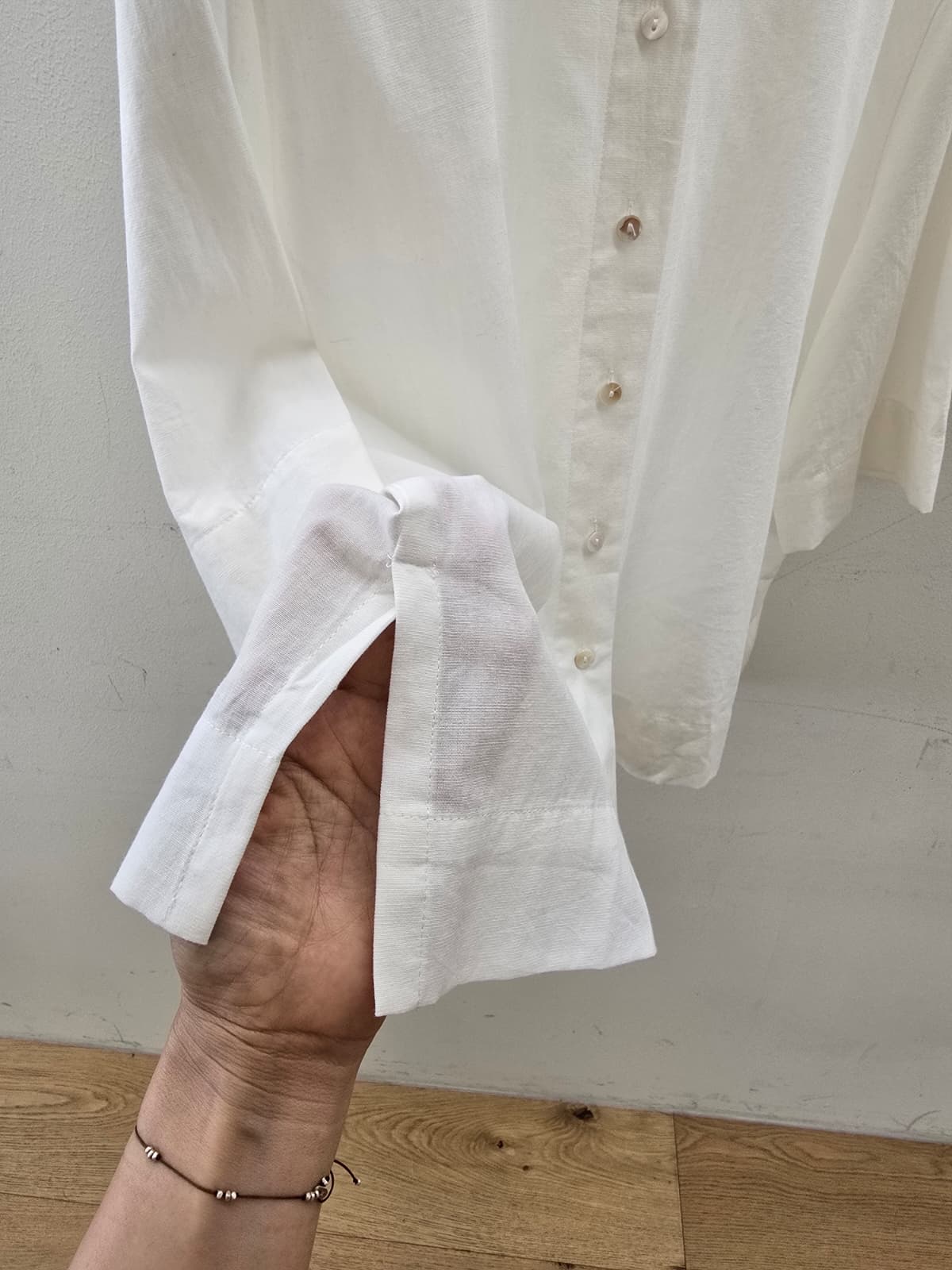Loose-fit open-collar 3/4 sleeve shirt blouse - 이미지 10